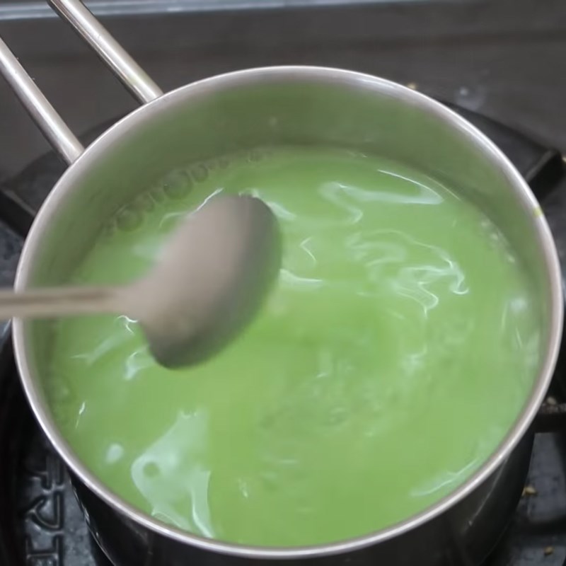 Step 4 Cook the Green Bean Jelly with Pandan Leaves