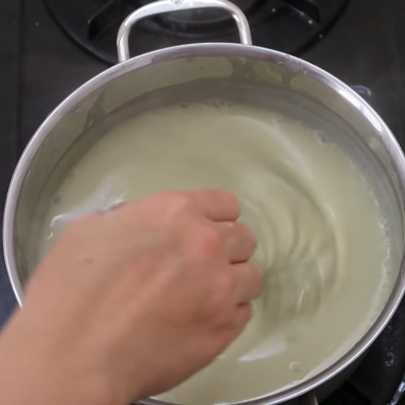 Step 5 Cooking milk Green bean pandan milk with jelly