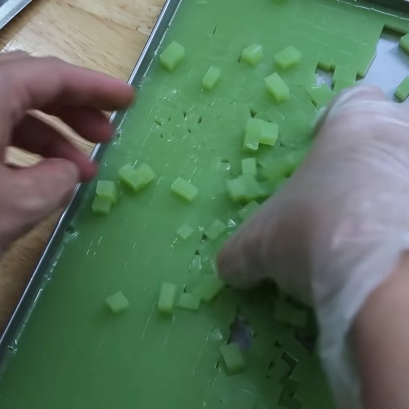Step 4 Cook the Green Bean Jelly with Pandan Leaves