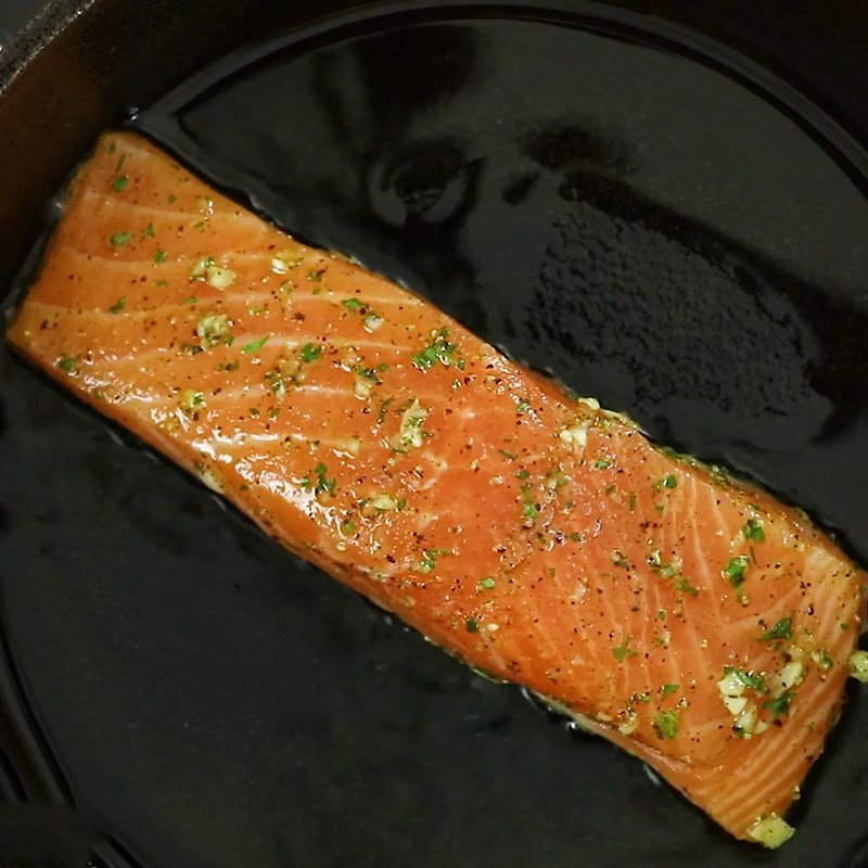 Step 3 Pan-frying salmon Salad salmon oil vinegar