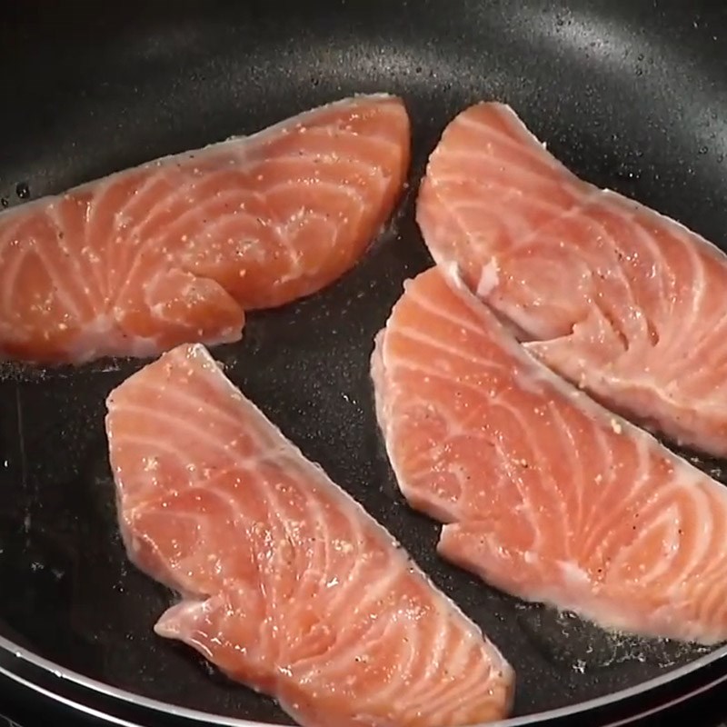 Step 4 Pan-seared salmon Basil salmon salad