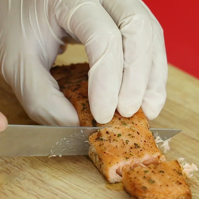 Step 3 Searing salmon Salmon salad vinaigrette