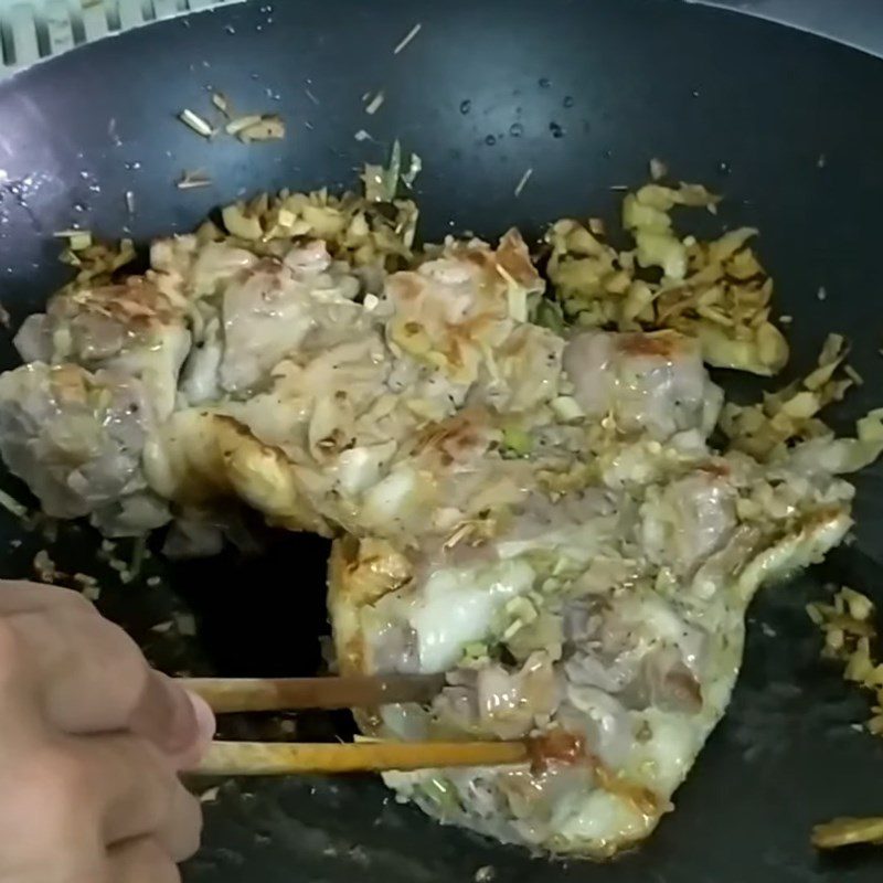 Step 3 Searing duck meat Duck Chao