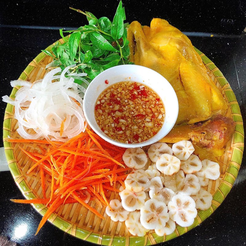 Step 2 Prepare the dressing Chicken salad with mangosteen and vegetables