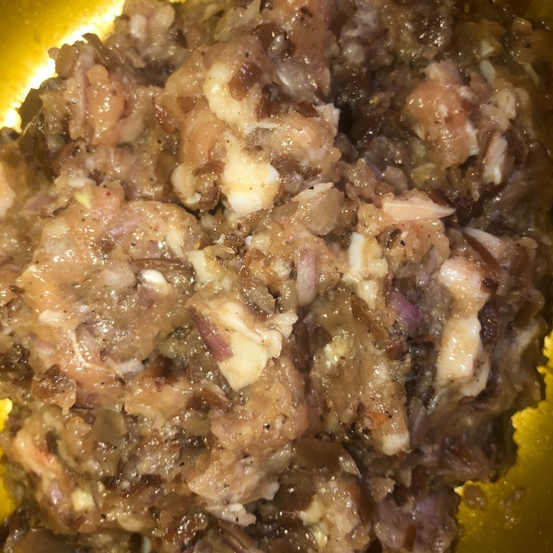 Step 3 Chop and marinate the meat Pumpkin soup with green skin stuffed with meat