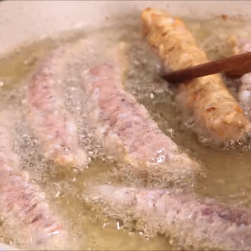 Step 6 Fry the cake Shrimp cake with quail eggs