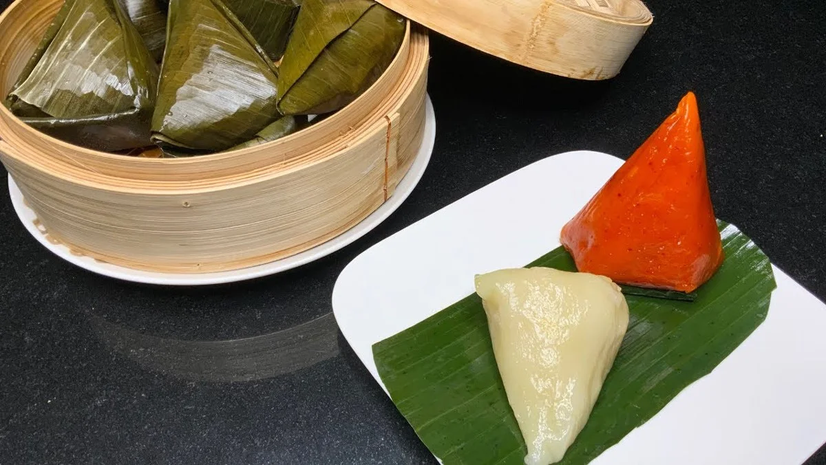 3 ways to make delicious green bean and coconut stuffed banh it from the Mekong Delta 45 Coconut-filled Green Bean Cake