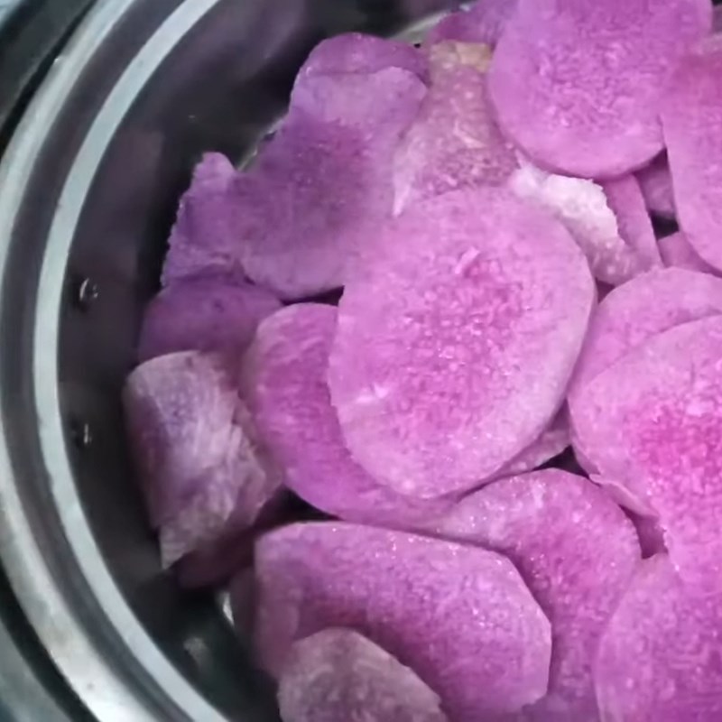Step 1 Prepare the purple sweet potato Steamed Purple Sweet Potato Cake with Coconut Milk