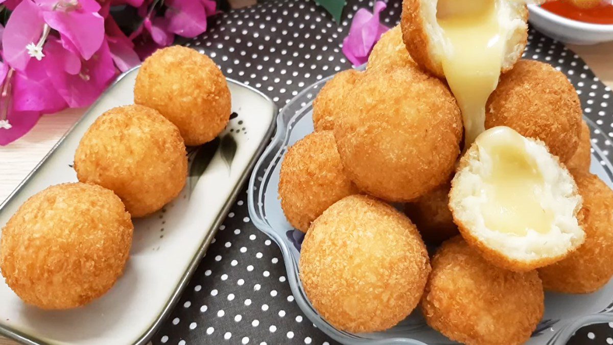Cheese-stuffed Potato Cakes