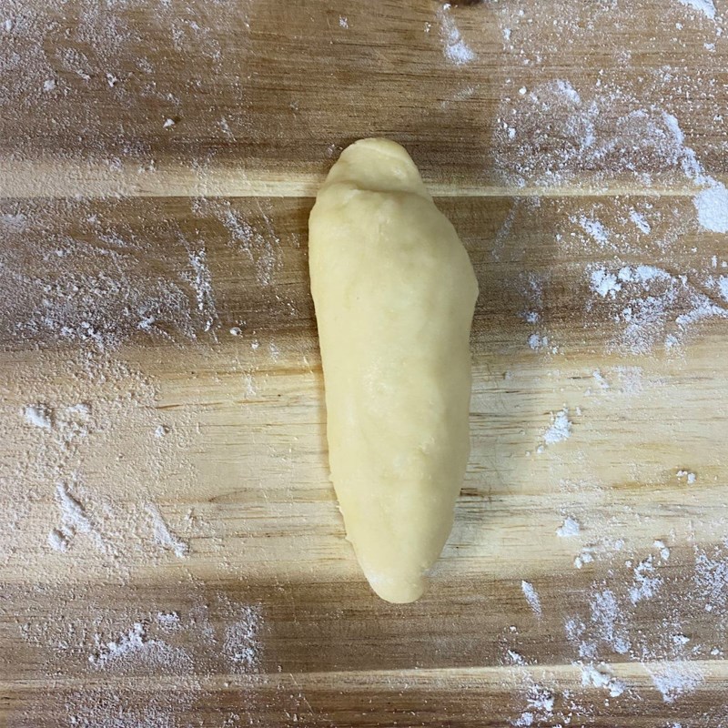 Step 3 Forming the dough Mini sausage roll