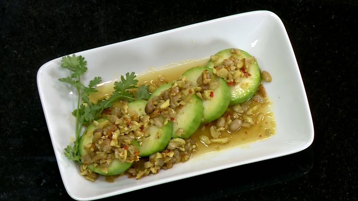 2 simple, quick, and flavorful ways to cook winter melon stew 2 Bí đao kho tương