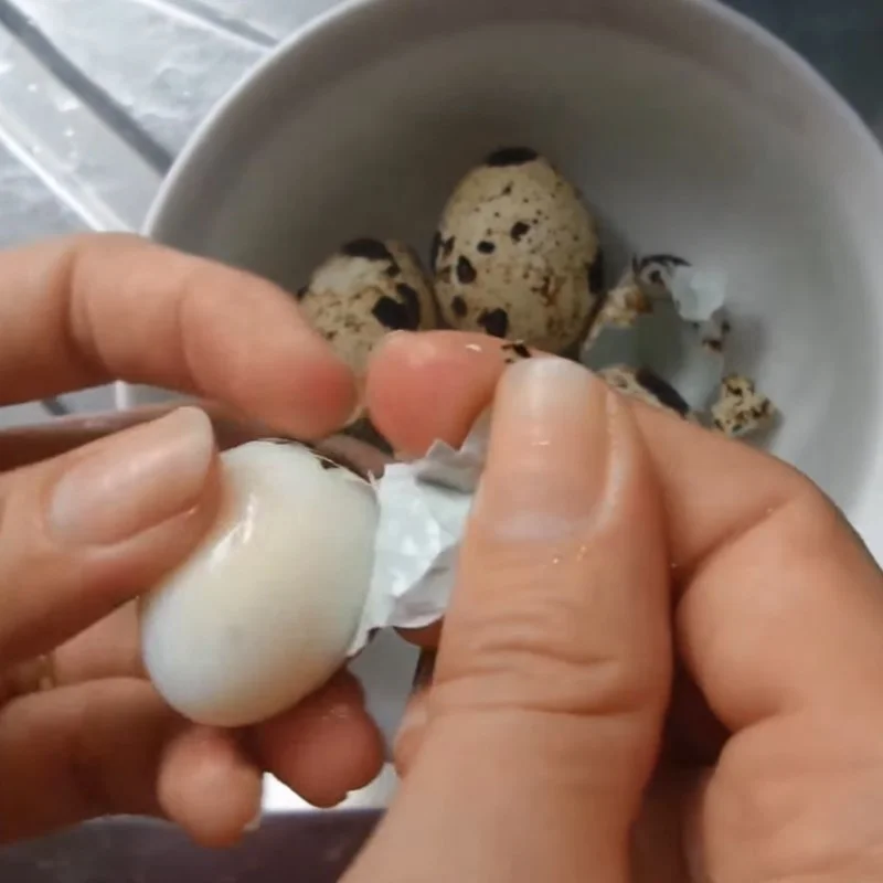 Step 3 Peel the quail eggs and mash the potatoes Quail eggs with flowers