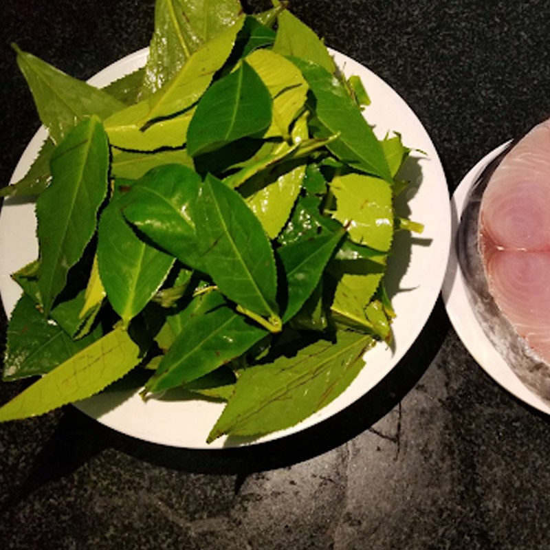 Step 1 Prepare mackerel and the ingredients for mackerel stewed with green tea