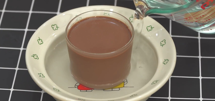 Step 4 Pour into molds for chocolate Panna cotta
