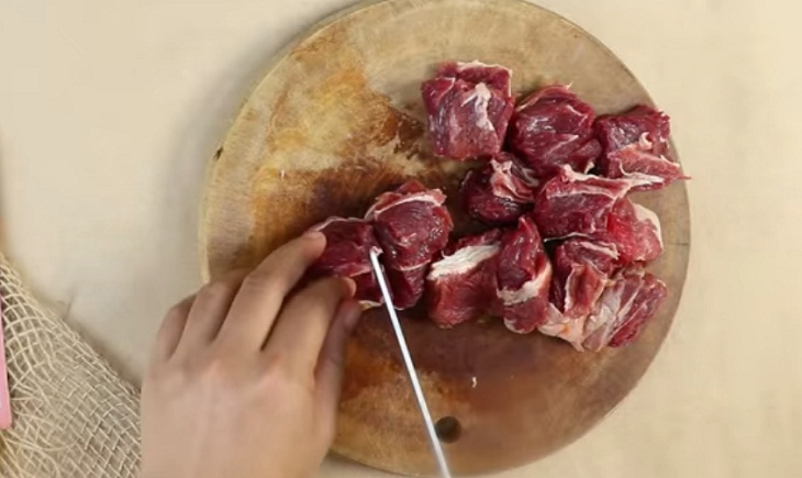 Step 1 Prepare the ingredients for Beef Noodle Soup