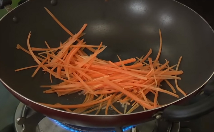 Step 3 Stir-fried vegetables Mixed vegetarian noodles