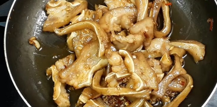 Step 4 Sautéed Pig Ears Sautéed Pig Ears with Lemongrass and Chili