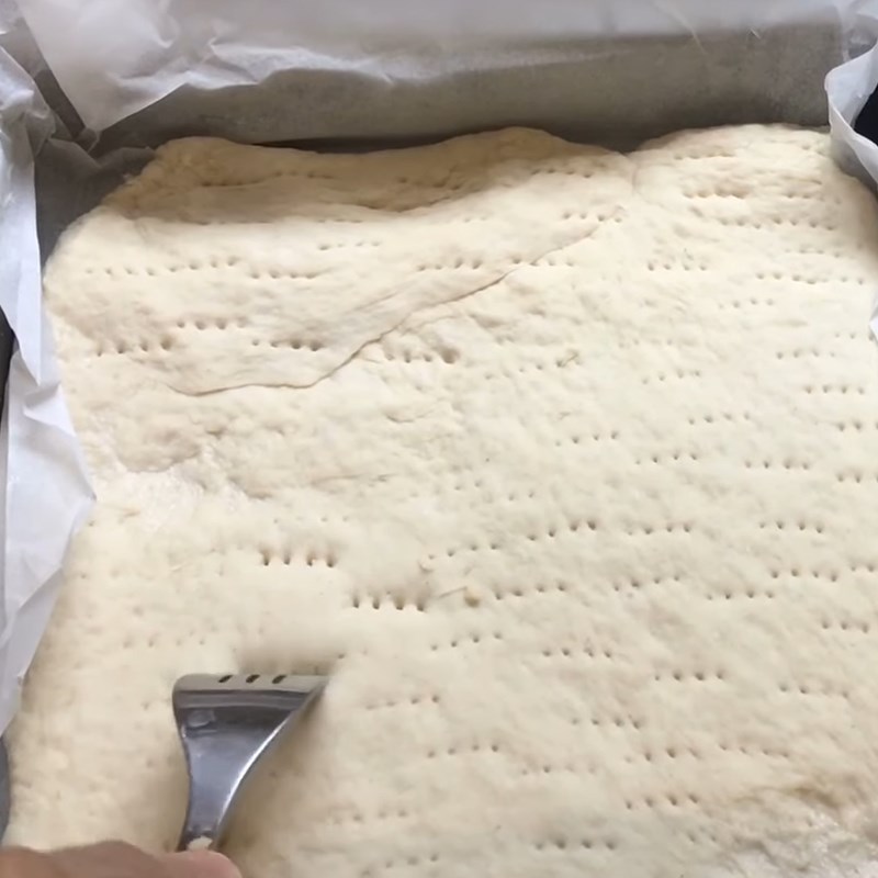 Step 5 Rolling the dough and shaping the bread for mayonnaise sauce roll bread