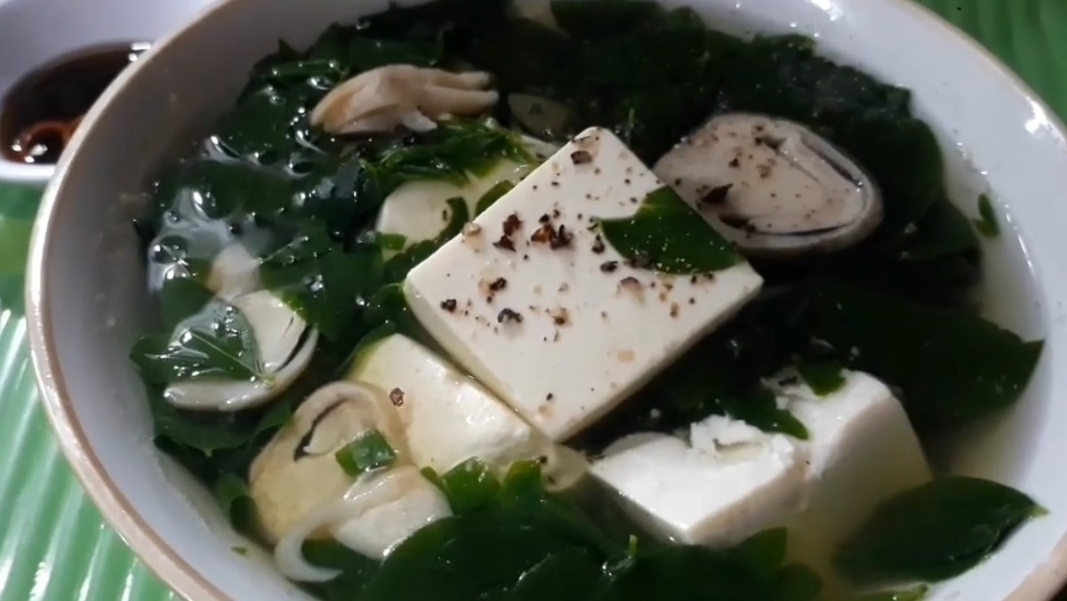 Vegetarian Water Spinach Soup with Straw Mushrooms and Tofu