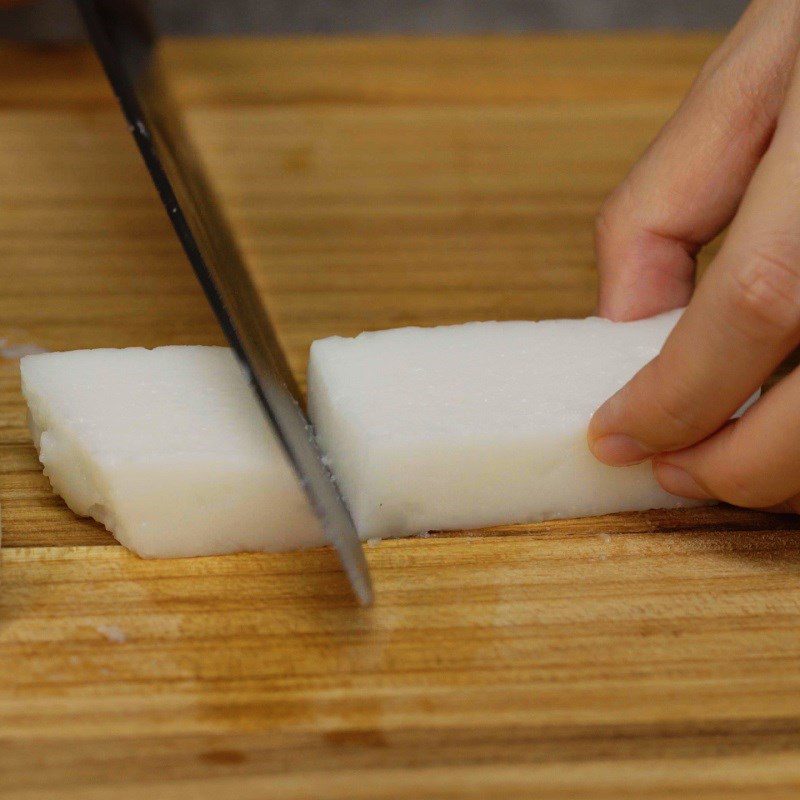 Step 4 Cut the dough Fried dough from leftover rice and flour