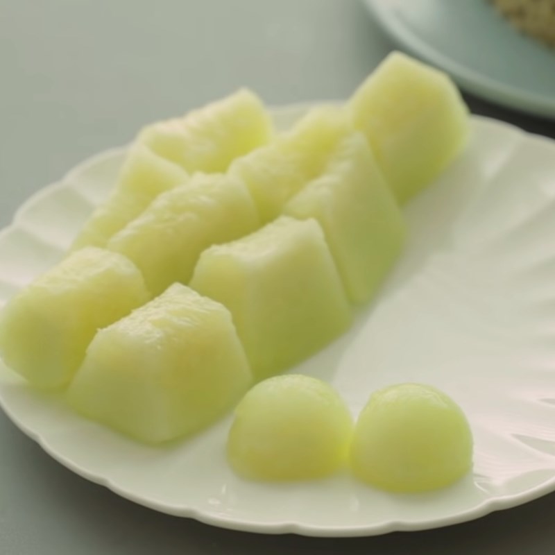 Step 1 Cut cantaloupe Cantaloupe Crepe Roll