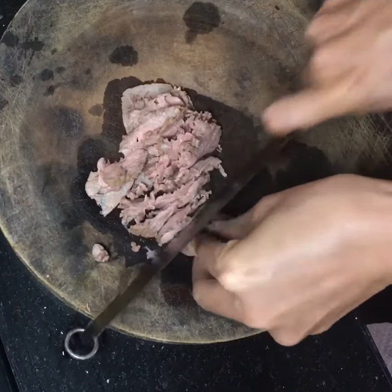 Step 3 Chop the beef Beef and beetroot porridge