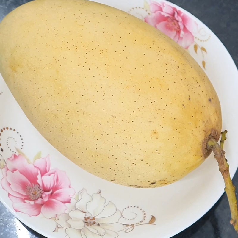Step 2 Cutting the mango for Mango with Yogurt