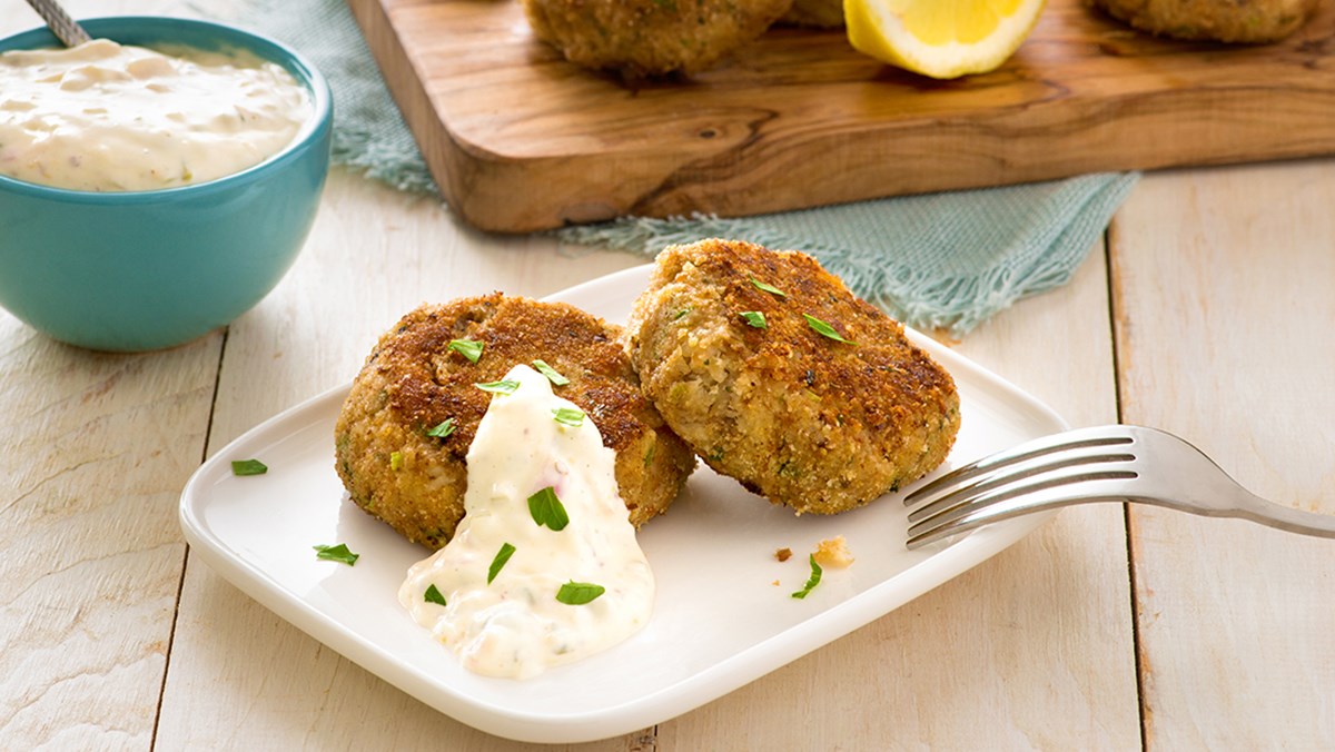 3 Simple Ways to Make Delicious Crab Cakes at Home 17 Crispy Fried Crab Cakes