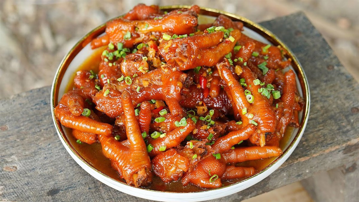 Spicy Stewed Chicken Feet