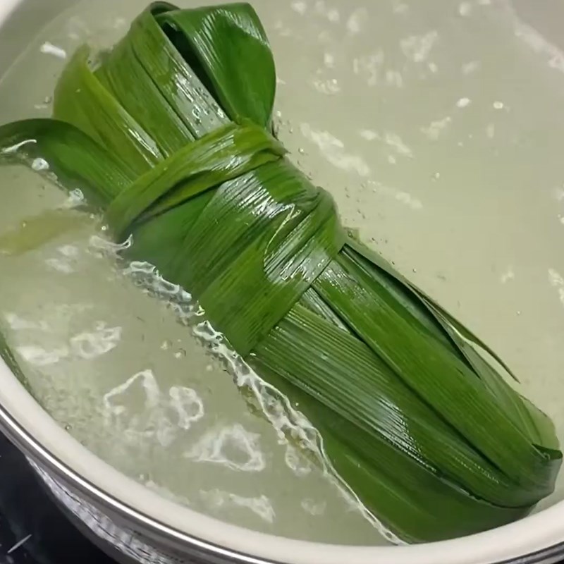 Step 4 Cook the sugar water Cheese Bạch Flan