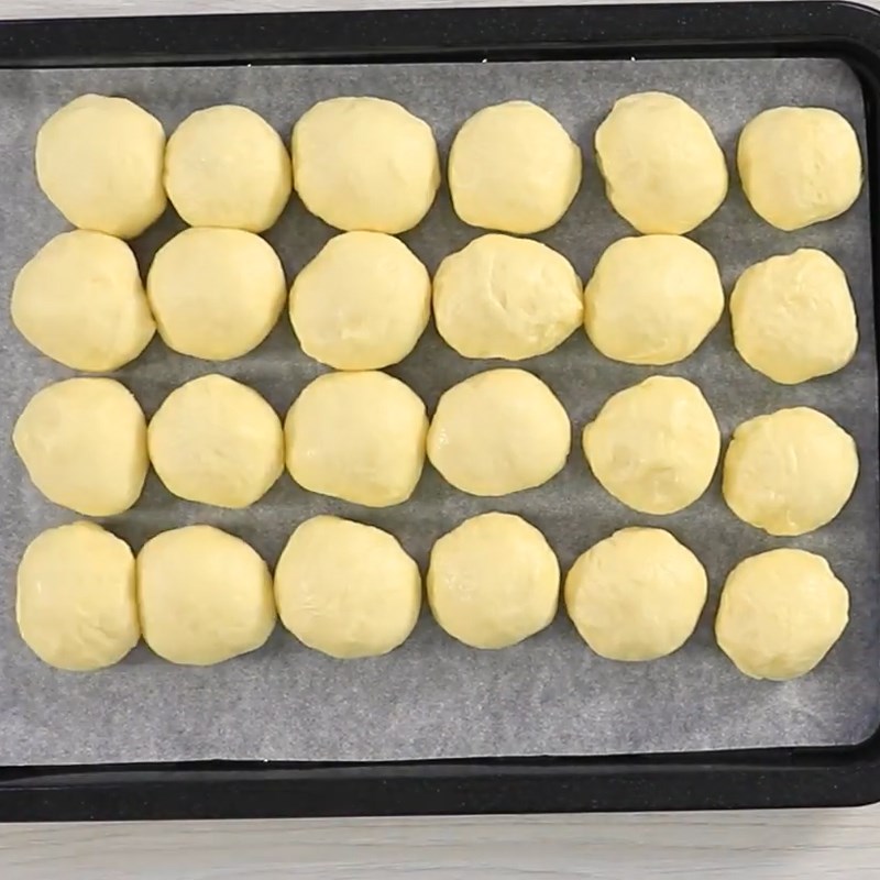Step 4 Divide the dough and roll the Sausage Bread