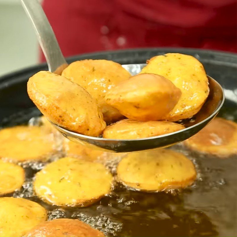 Step 5 Frying the cake Fried potato cake