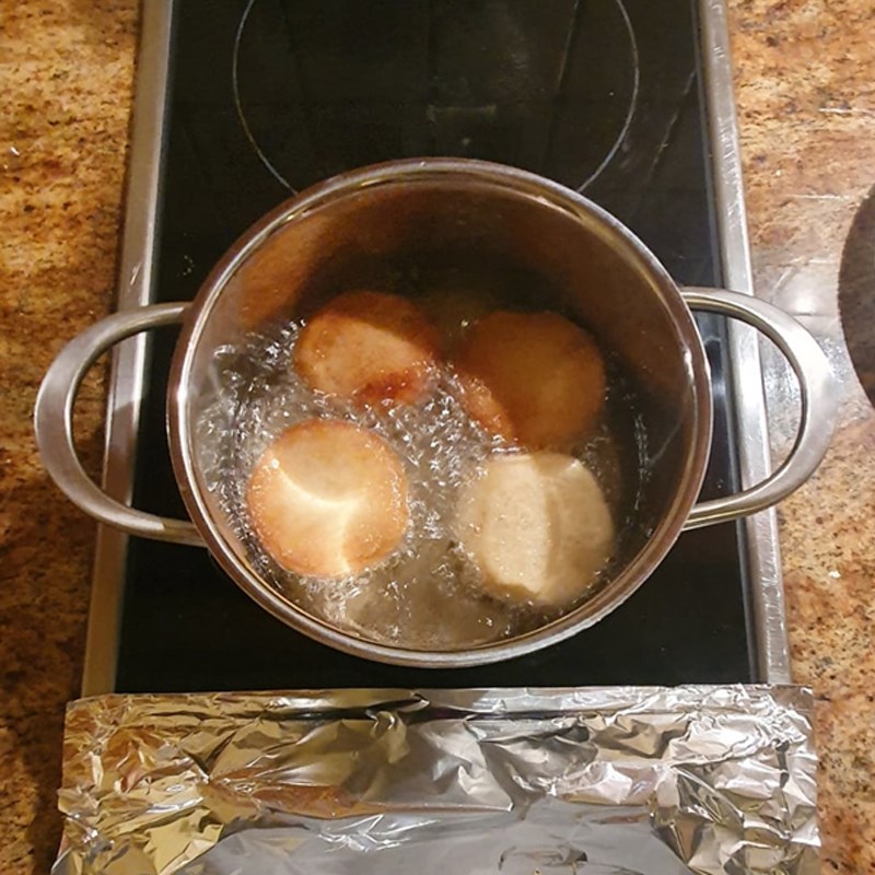 Step 3 Frying the buns Fried vegetarian buns (recipe shared by user)