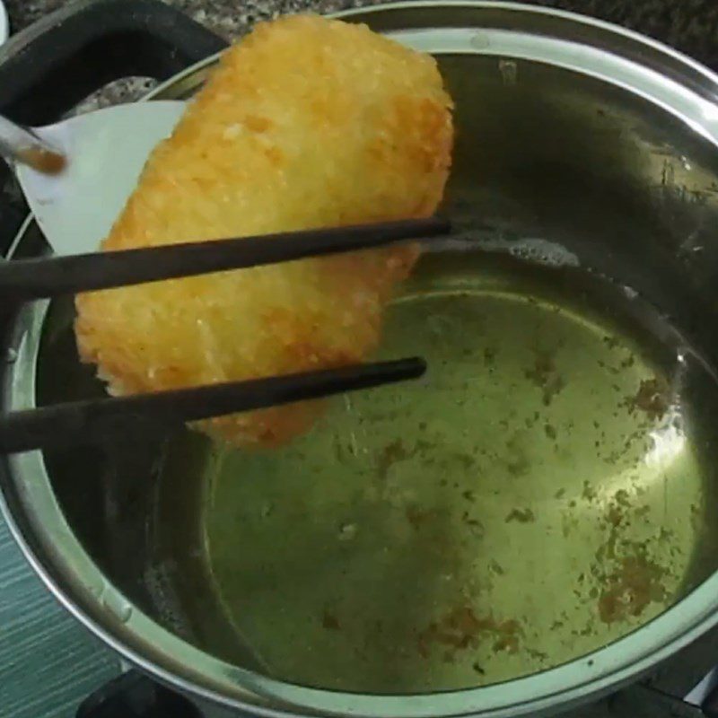 Step 4 Frying the cakes Potato cakes with meat filling