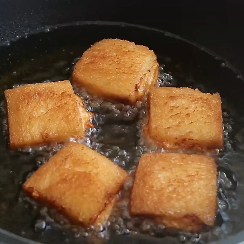 Step 5 Fry the crispy shrimp sandwich