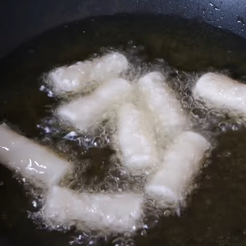 Step 4 Frying rice cake Cheese powder rice cake