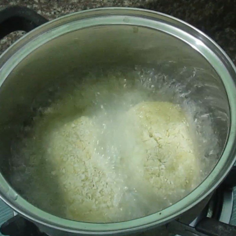Step 4 Frying the cakes Potato cakes with meat filling