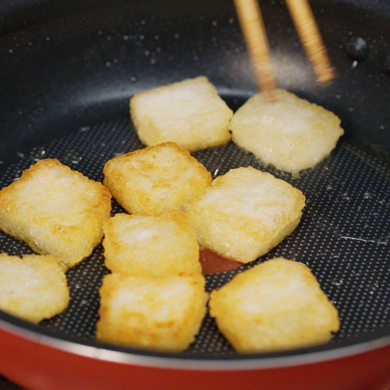 Step 5 Fry the dough Fried dough from leftover rice and flour
