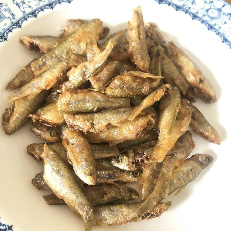 Step 3 Frying fish Fried fish with flour