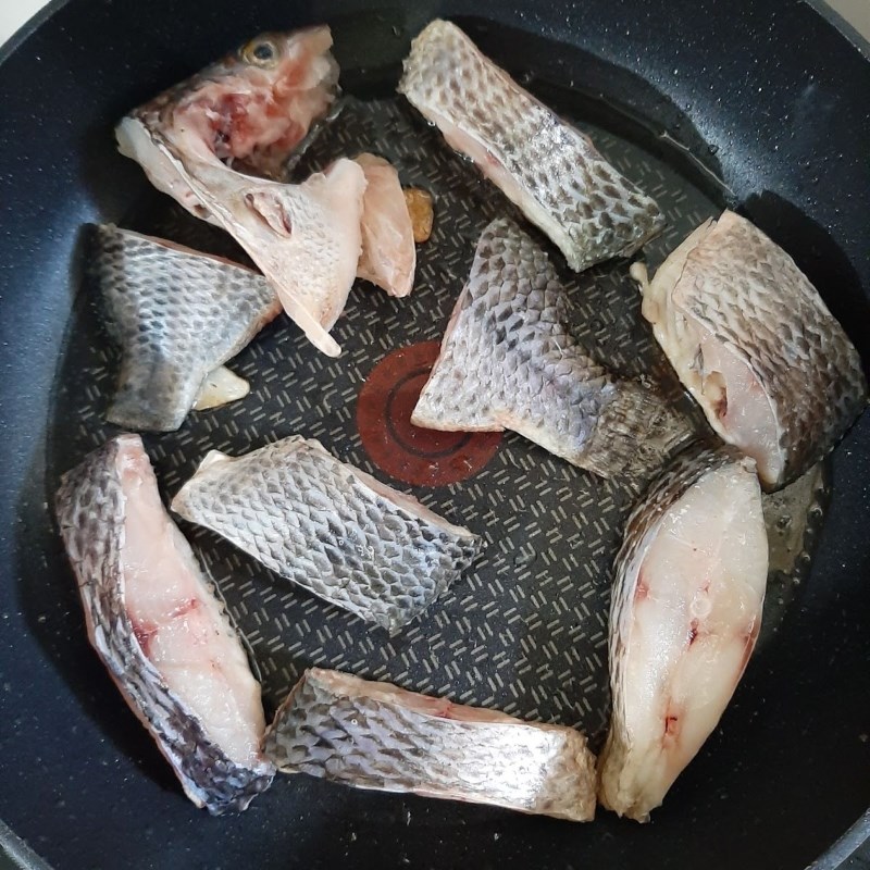 Step 4 Frying Fish Fried Snakehead Fish