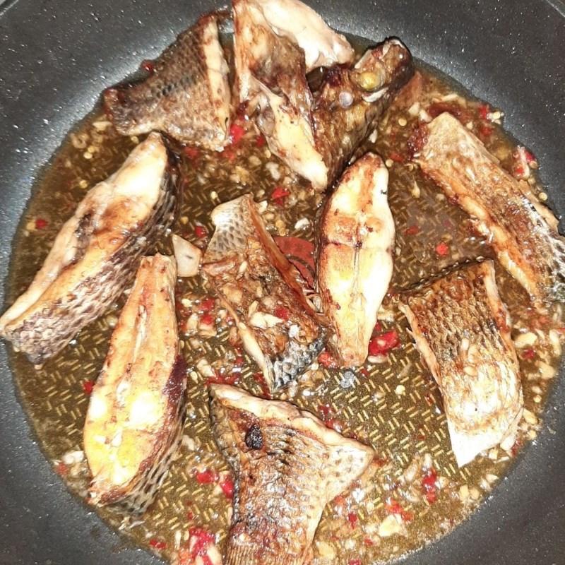 Step 4 Frying Fish Fried Snakehead Fish