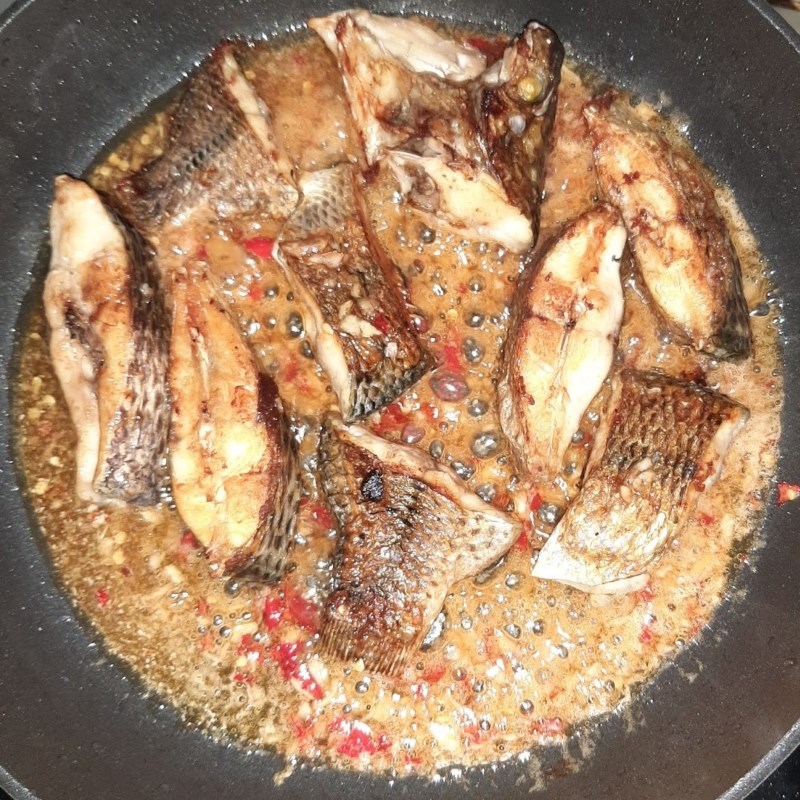 Step 4 Frying Fish Fried Snakehead Fish
