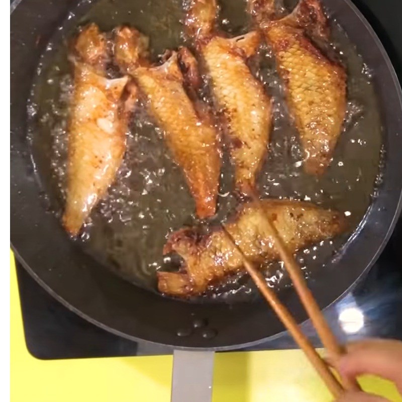 Step 3 Frying the fish