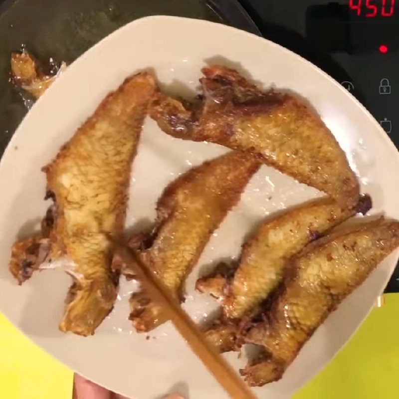 Step 3 Frying the fish