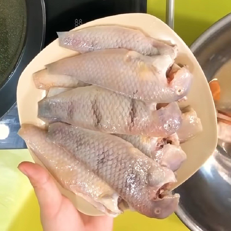 Step 3 Fry the mo fish Crispy mo fish