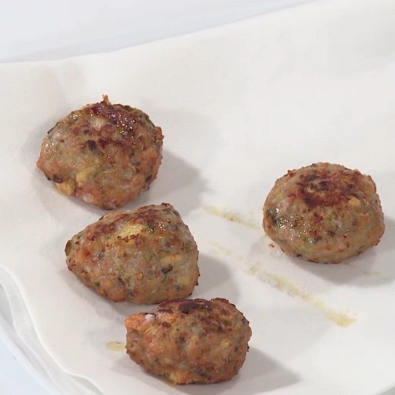 Step 4 Frying the sausage Salted egg pork sausage