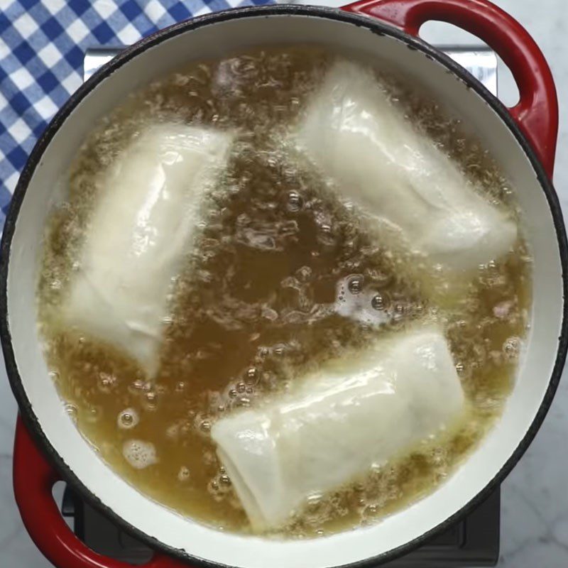 Step 5 Frying spring rolls Beef cheese spring rolls