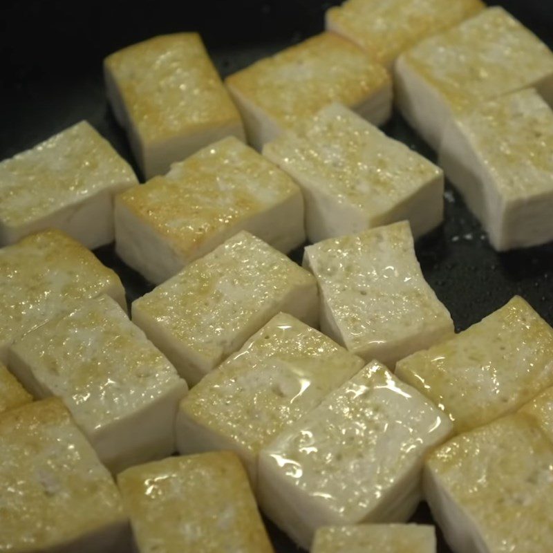 Step 3 Fry the tofu Fried tofu with eggs