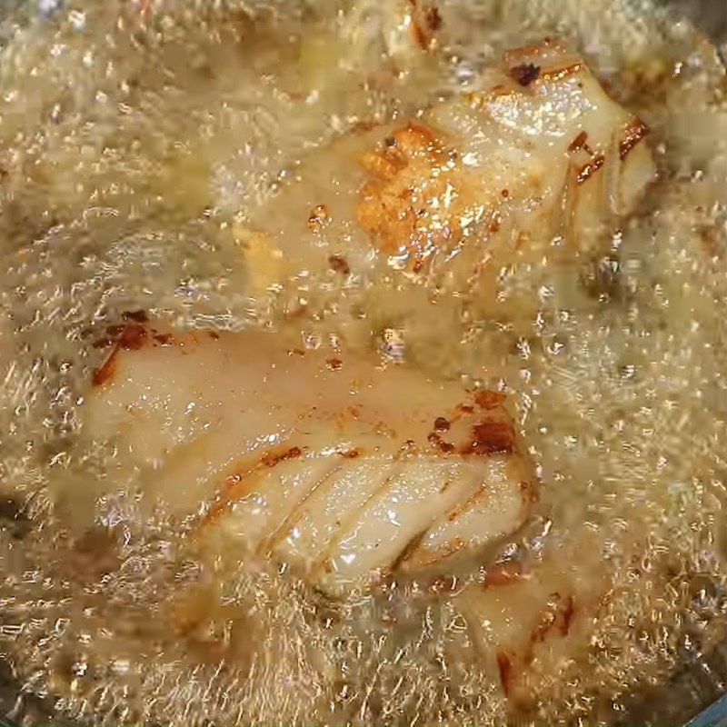 Step 3 Fried Pig Tail Fried pig tail with fish sauce