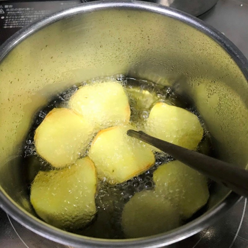 Step 2 Frying sweet potatoes Fried sweet potatoes (recipe shared by a user)